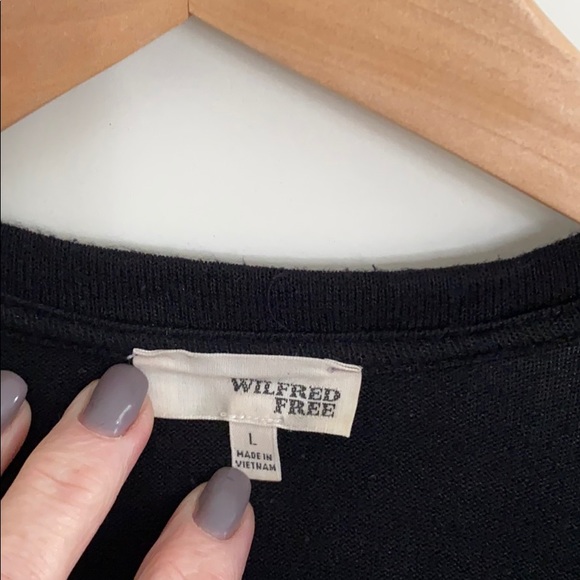*SOLD*Wilfred Free DEEP scoop neck long sleeve - Picture 2 of 4